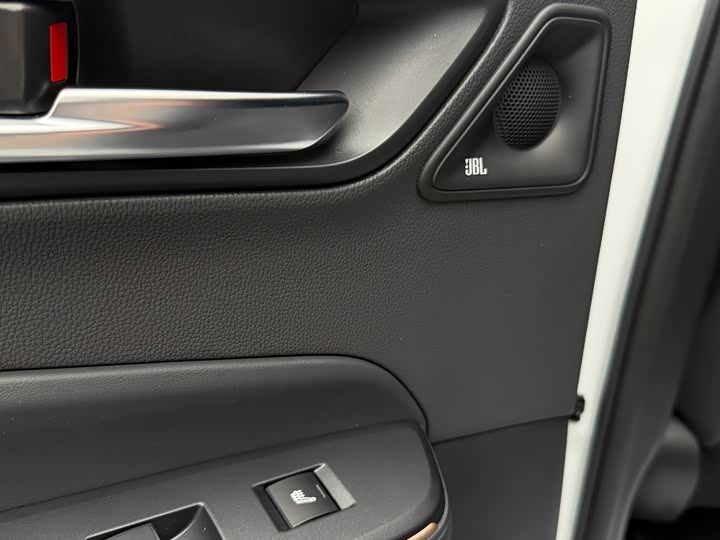 Toyota Sport 2023 2.5 L Sport Cross HEV 2 WD — фото 8