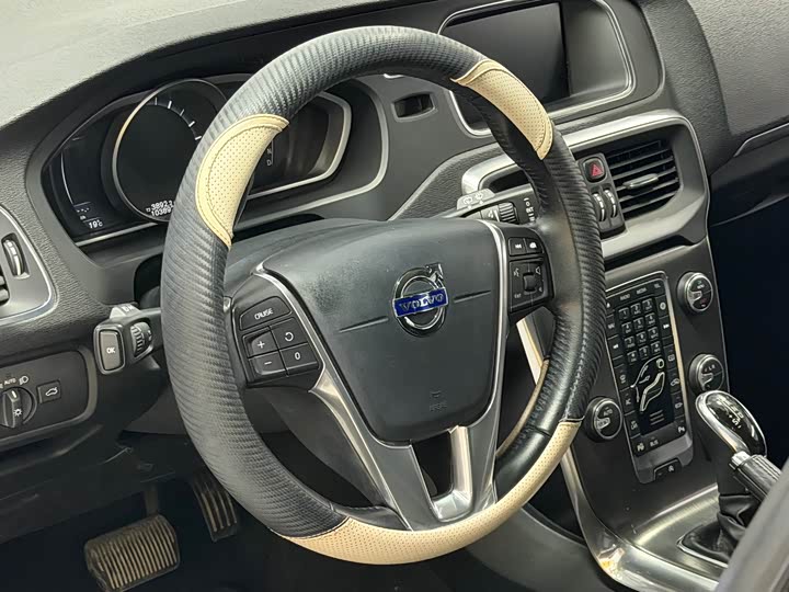Volvo V40 2016 T 3 — фото 14