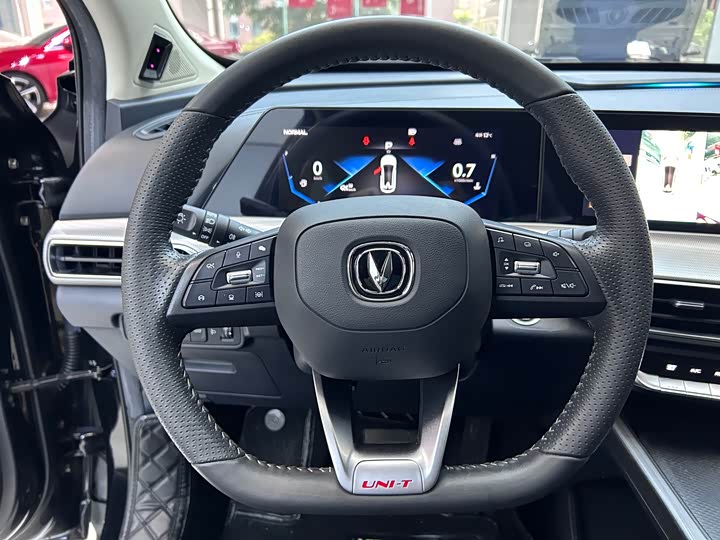 Changan UNI-T 2020 1.5 T Flagship — фото 16
