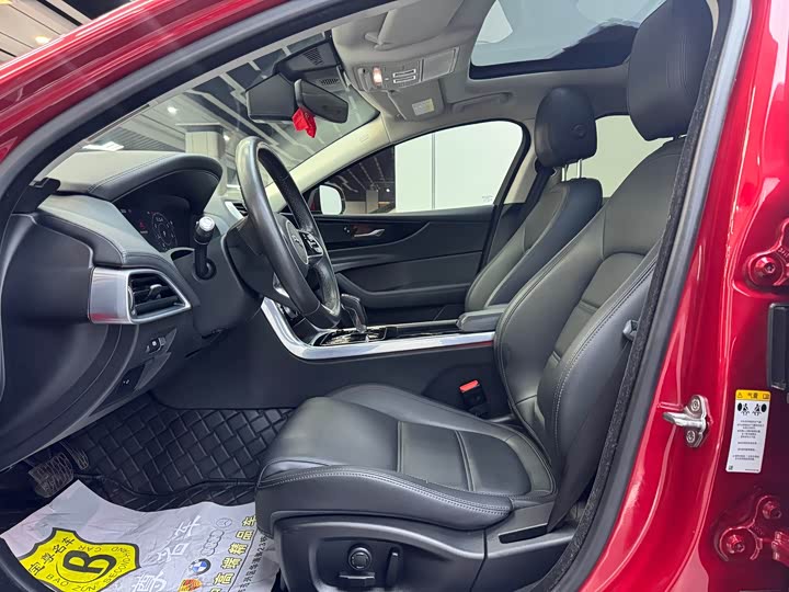 Jaguar XEL 2020 2.0 T 250 PS SE — фото 8