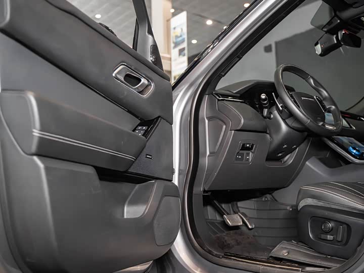 Land Rover Range Rover Velar — фото 19
