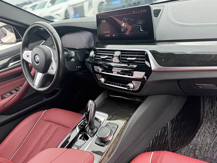 BMW 5 Series рестайлинг 525Li M спортпакет — фото 5