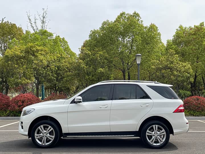 Mercedes-Benz M-Class 2014 ML 350 CDI 4 MATIC — фото 3