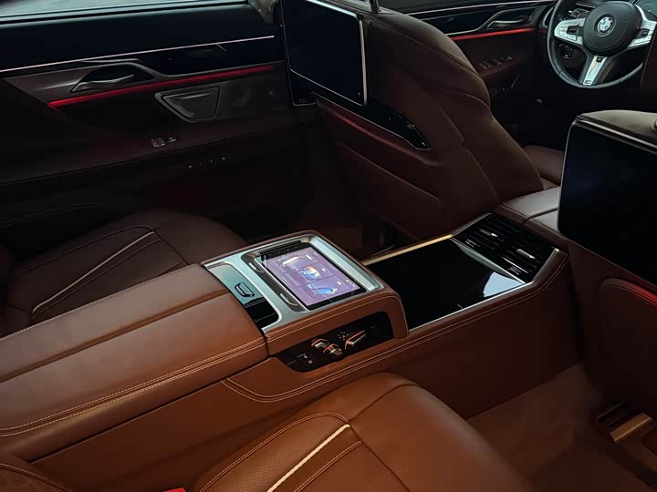 BMW 7-Series 2018 750 Li x Drive M — фото 23