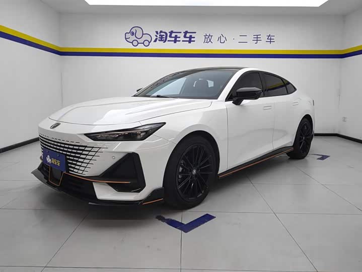 Changan UNI-V 2022 1.5 T — фото 1