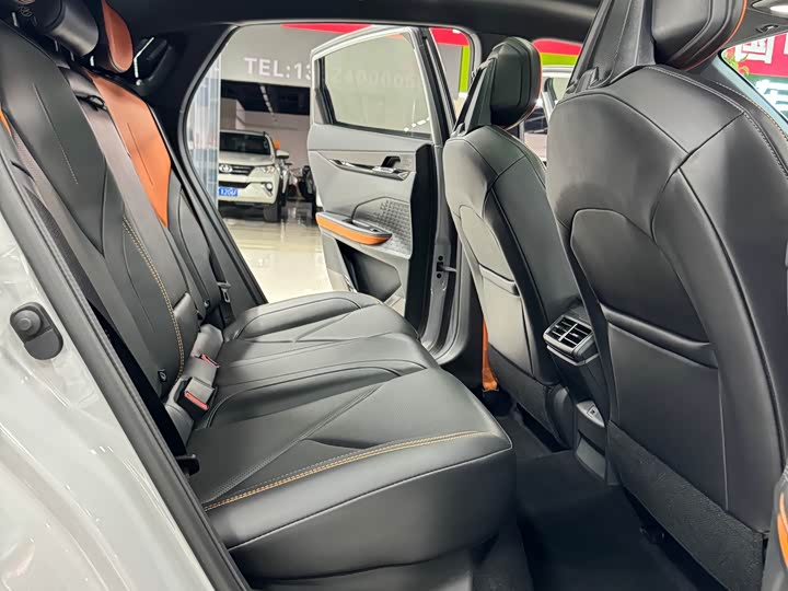 Changan UNI-V 2023 1.5 T Premium — фото 19