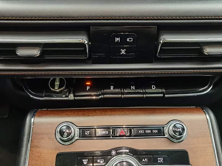 Lincoln Aviator — фото 13