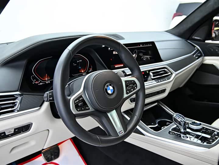 BMW X7 2022 x Drive 40i M — фото 15