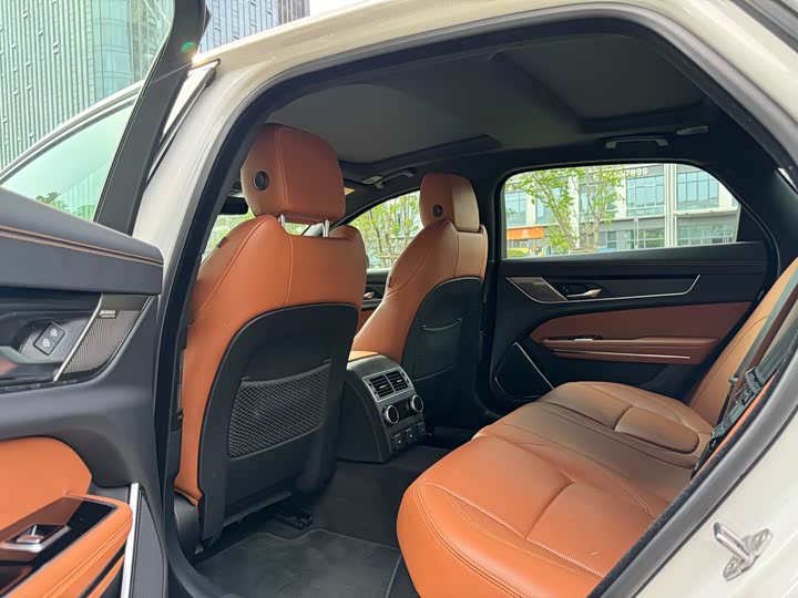 Jaguar XFL 2024 2.0 T P 300 4 WD — фото 7