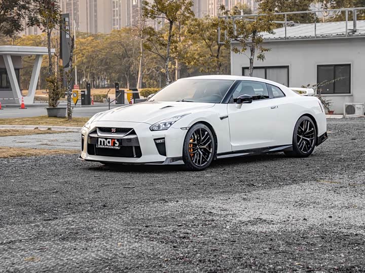 Nissan GT-R 2017 3.8 T — фото 4