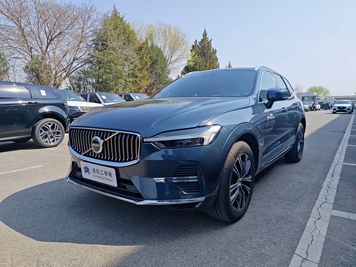 Volvo XC60 2022 B 5 4 WD — фото 1