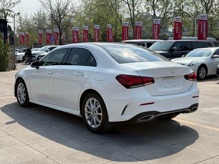 Mercedes-Benz A-Class 2019 A 200 L — фото 7