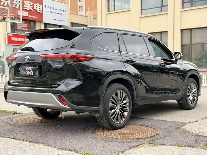 Toyota Highlander — фото 7