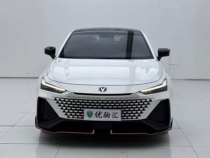 Changan UNI-V 2023 2.0 T — фото 3