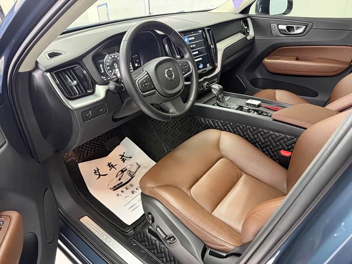 Volvo XC60 2019 T 5 4 WD VI — фото 13