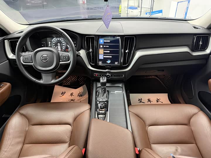 Volvo XC60 2019 T 5 4 WD VI — фото 8