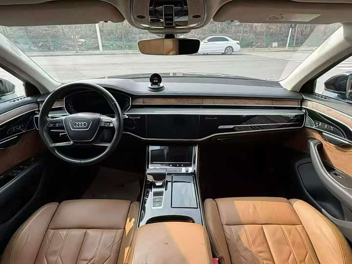 Audi A8 2018 A 8 L 55 TFSI quattro — фото 5