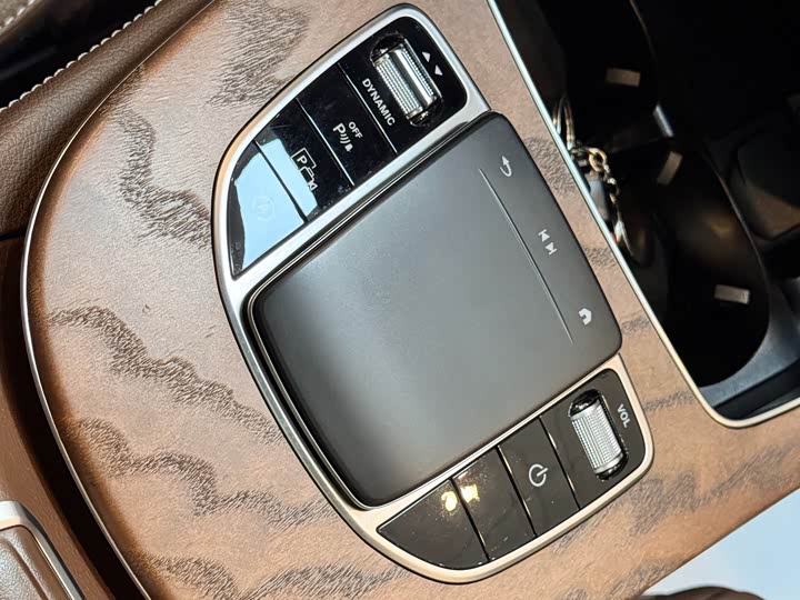 Mercedes-Benz E-Class 2023 E 300 L — фото 17