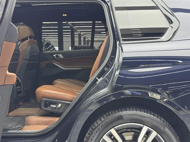 BMW X7 2021 x Drive 40i M — фото 7