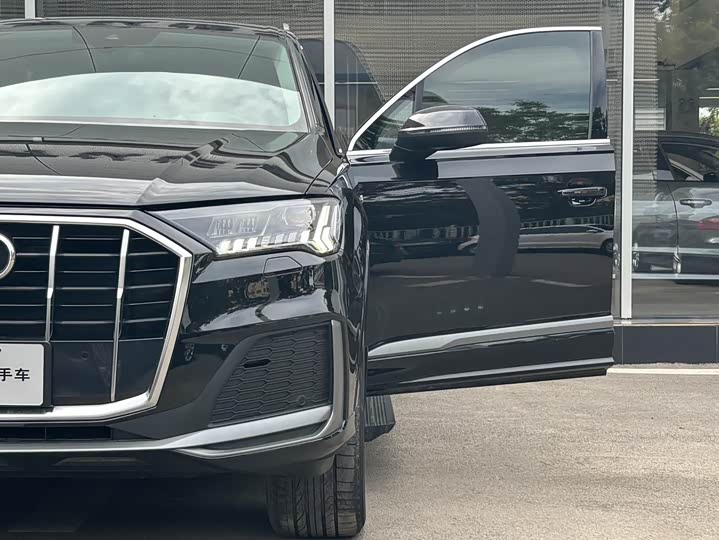 Audi Q7 2023 45 TFSI quattro S line Sport — фото 9