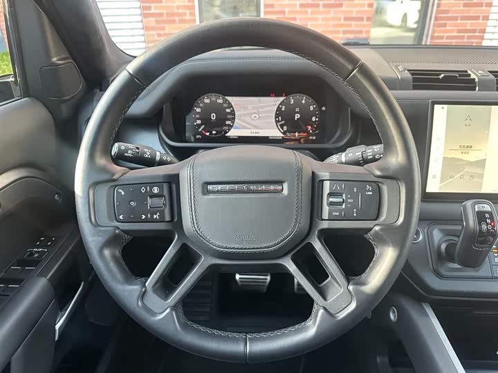 Land Rover Defender — фото 12