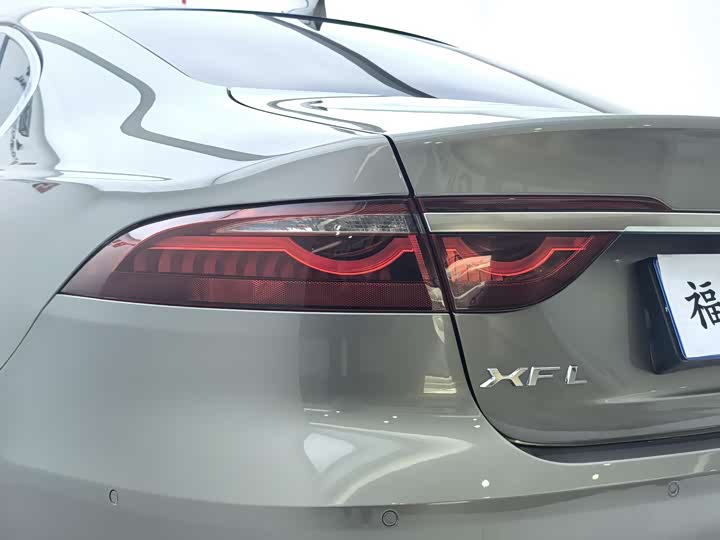 Jaguar XFL 2022 XFL 2.0 T P 200 2 WD — фото 24