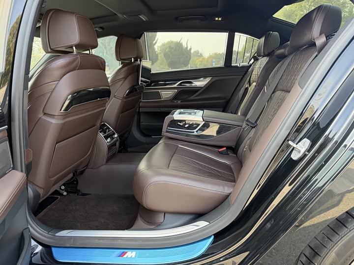 BMW 7 Series 730Li M спортпакет — фото 8