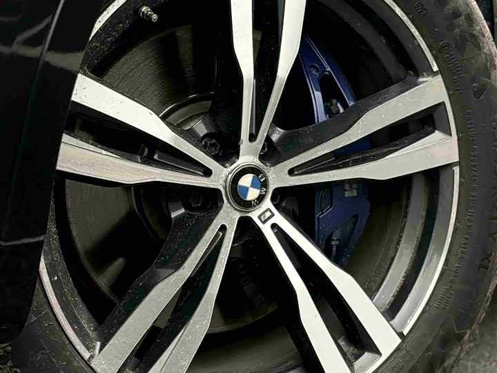 BMW X7 2019 x Drive 40i M — фото 8
