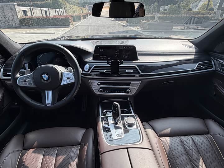 BMW 7 Series 730Li M спортпакет — фото 10