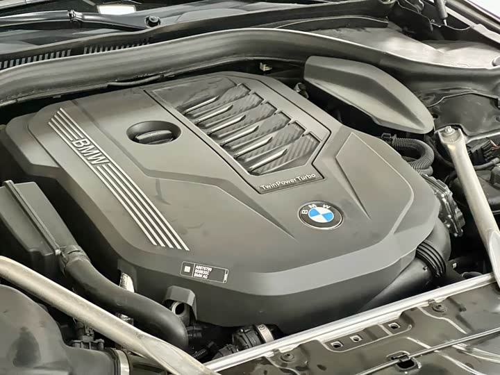 BMW 8-Series 2022 840i x Drive M — фото 14