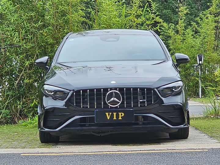 Mercedes-Benz A-Class 2025 AMG A 35 L 4 MATIC — фото 2