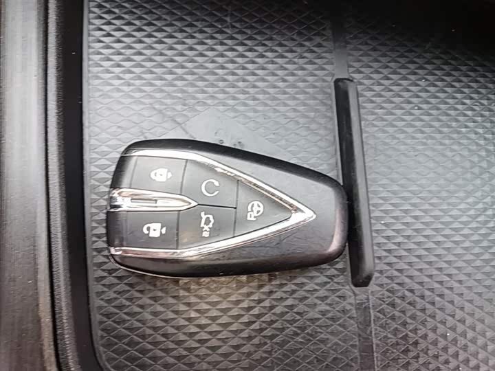 Changan UNI-T 2020 1.5 T Flagship — фото 9