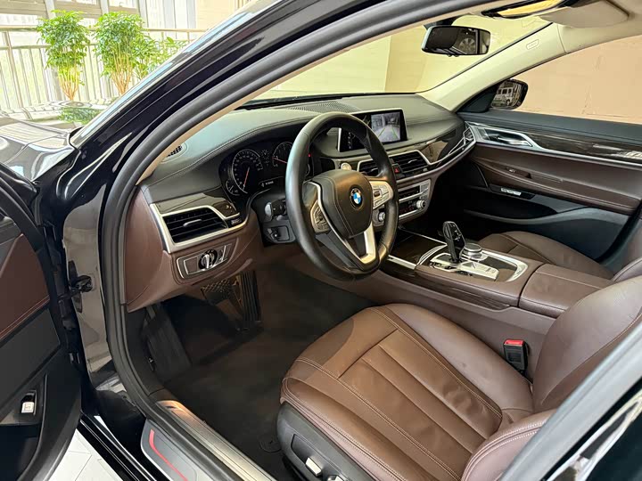 BMW 7 Series 730Li продвинутая — фото 4