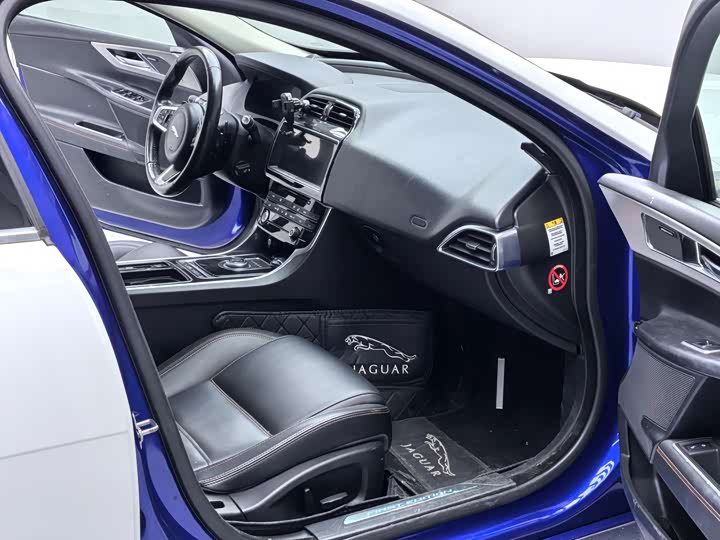 Jaguar XEL 2018 2.0 T 200 PS — фото 8