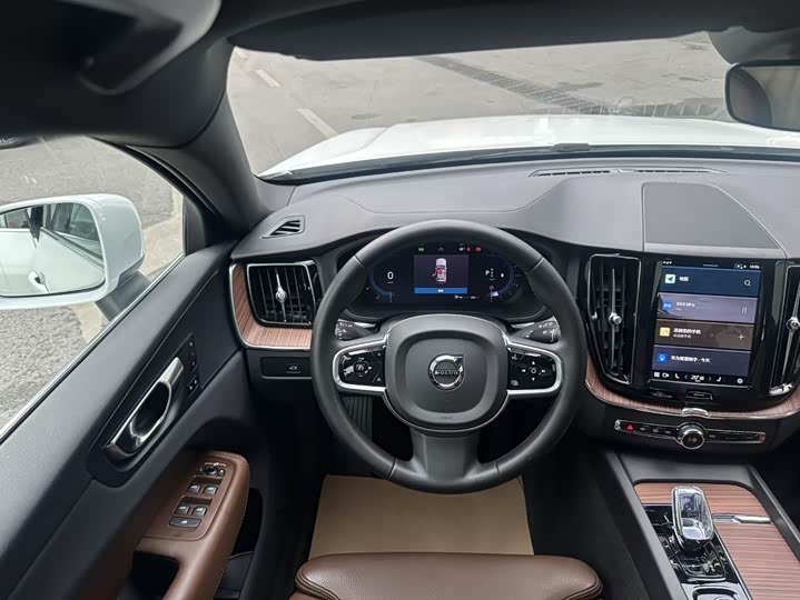 Volvo XC60 2024 B 5 4 WD — фото 15