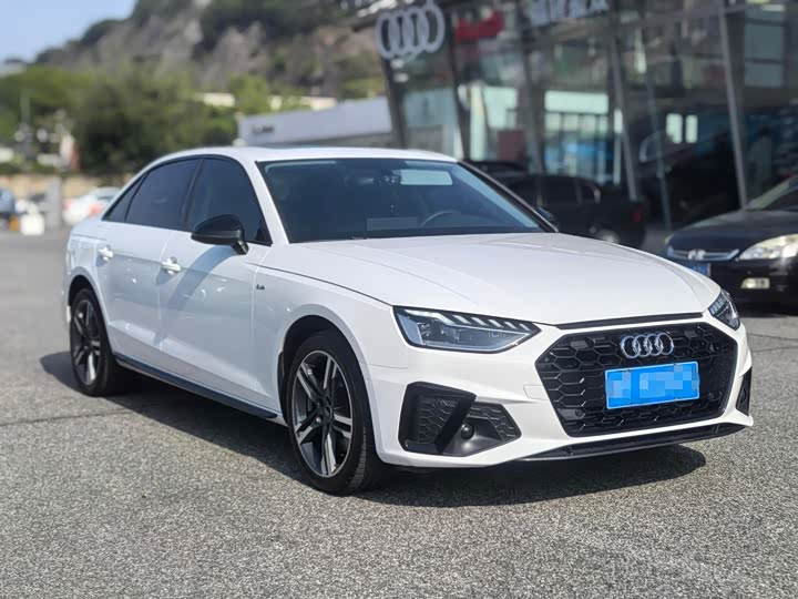 Audi A4L 2023 40 TFSI — фото 3