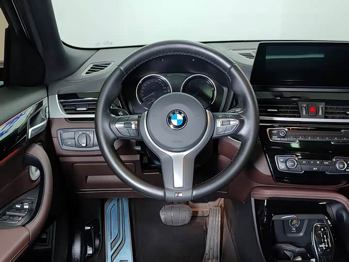 BMW X2 2020 s Drive 25i Leading M — фото 20
