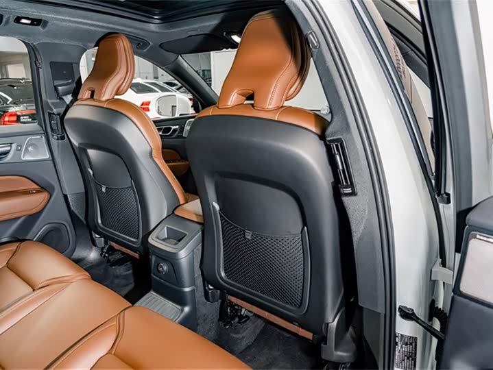 Volvo XC60 Hybrid 2025 Hybrid 4 WD — фото 23