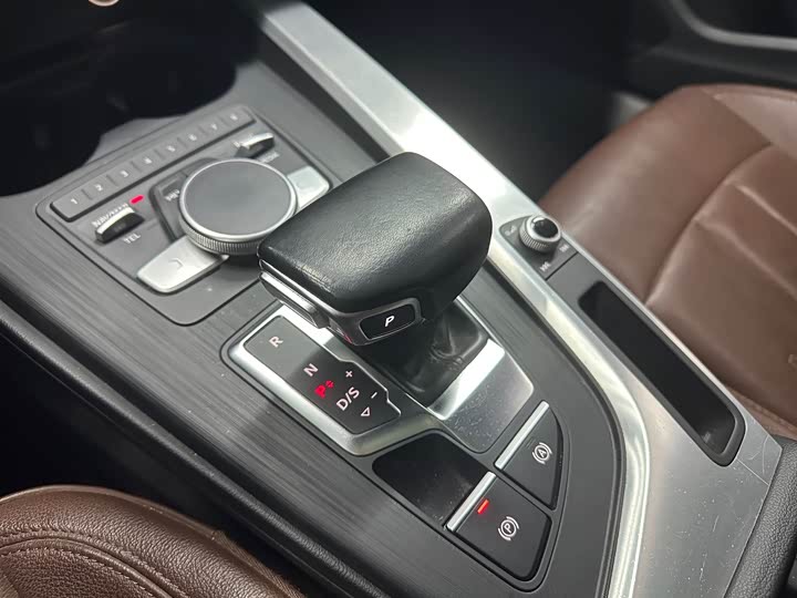 Audi A4L 2018 30 40 TFSI — фото 18