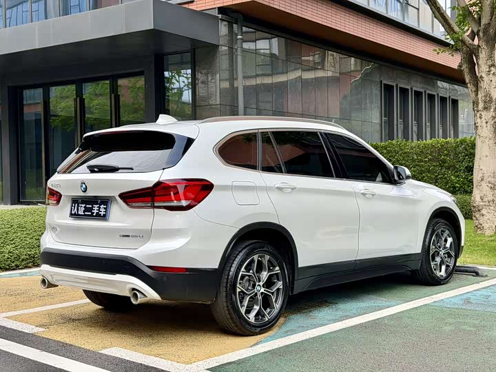BMW X1 2021 s Drive 25 Li Leading — фото 6