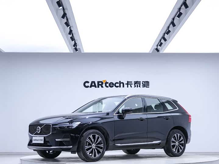Volvo XC60 2022 B 5 4 WD — фото 1