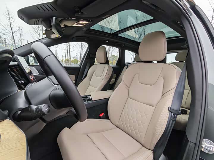 Volvo XC60 2026 B 5 4 WD — фото 36