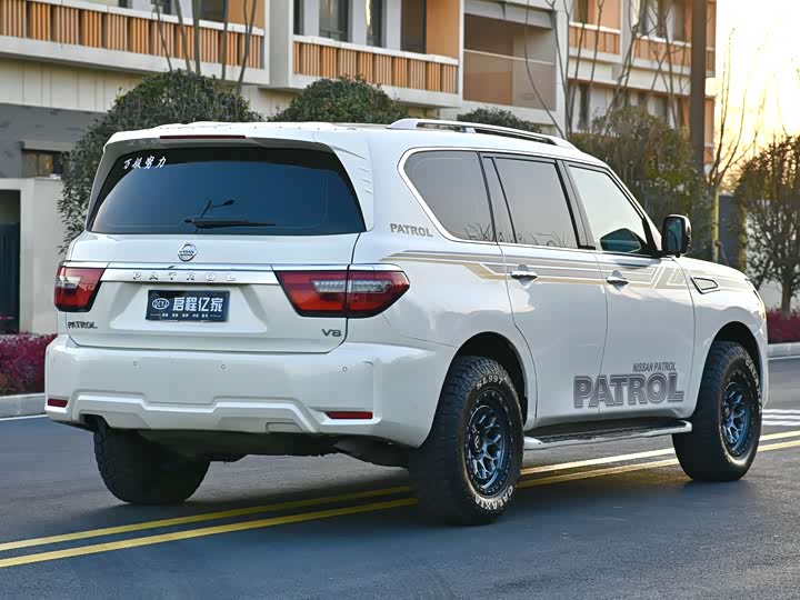 Nissan Patrol — фото 15