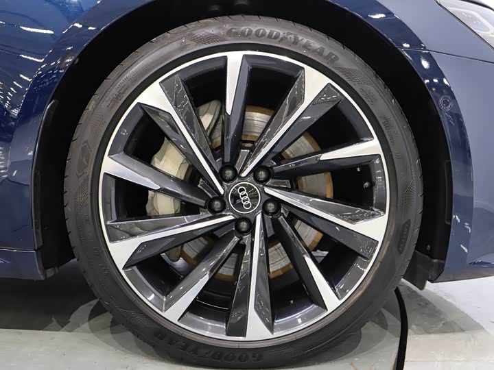 Audi A7L 2022 55 TFSI quattro S-line — фото 9