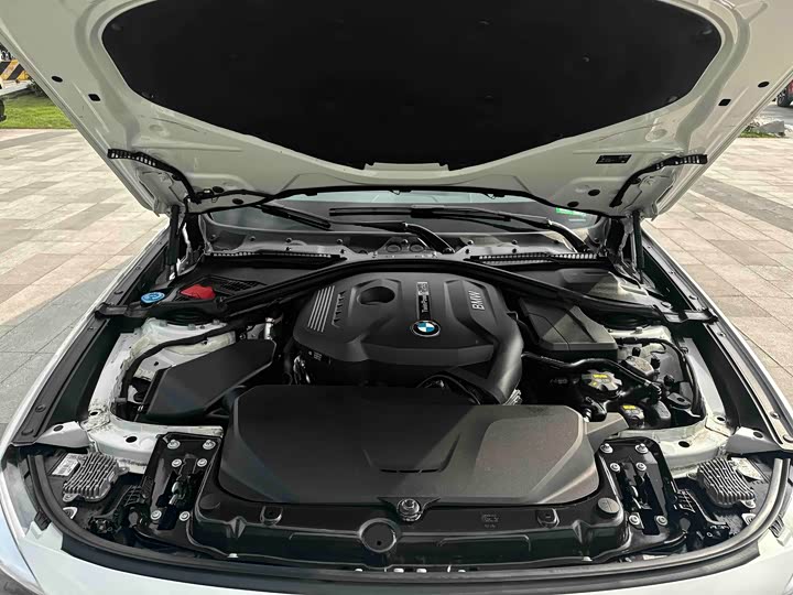 BMW 3-Series 2019 320i M — фото 31