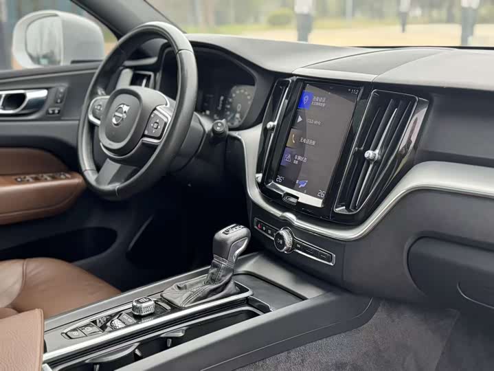 Volvo XC60 2021 T 5 4 WD — фото 15