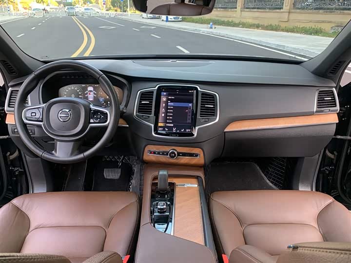 Volvo XC90 2022 B 5 — фото 10