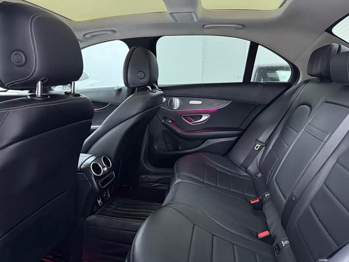 Mercedes-Benz C-Class C 260 L — фото 8