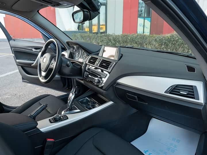 BMW 1-Series 2015 120i Leading — фото 22
