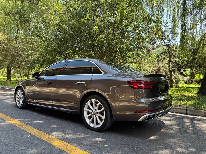 Audi A4L 40 TFSI стиль V — фото 6